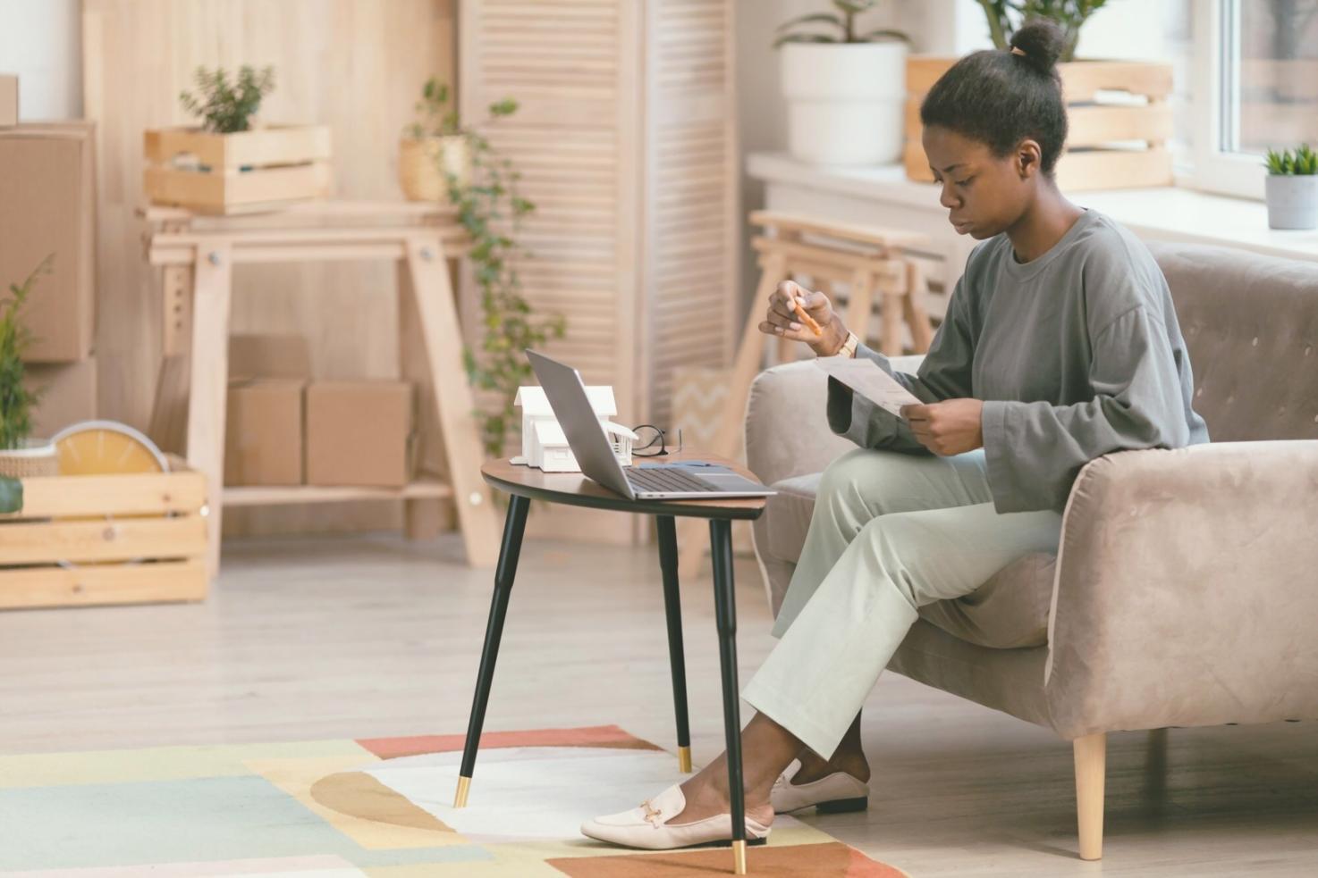Équipe travaillant sur l'intégration de solutions financières